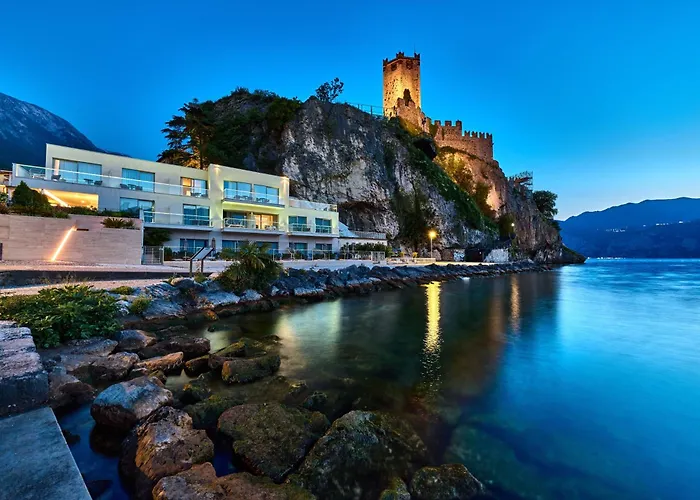 Hotel Castello Lake Front